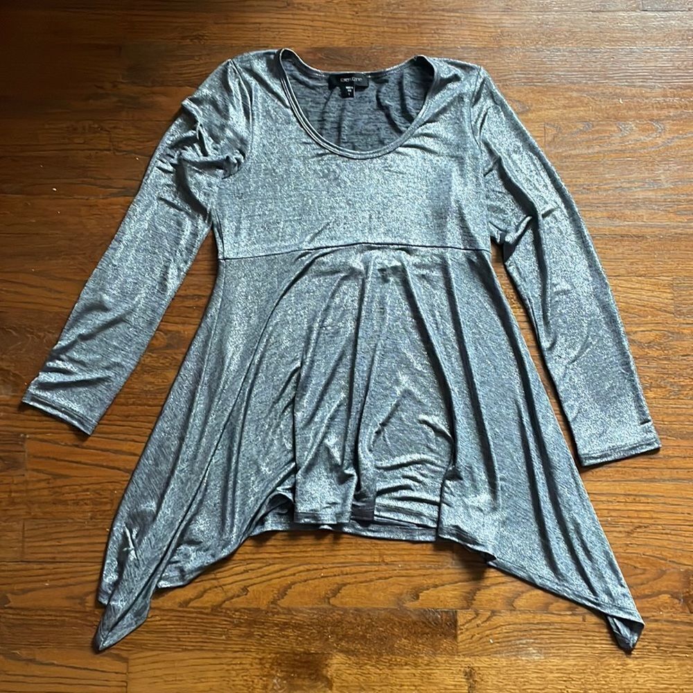 Karen Kane Metallic Sparkle Top